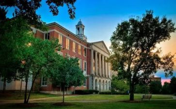 大学活动活动方案8篇