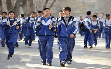 学校校服合同6篇
